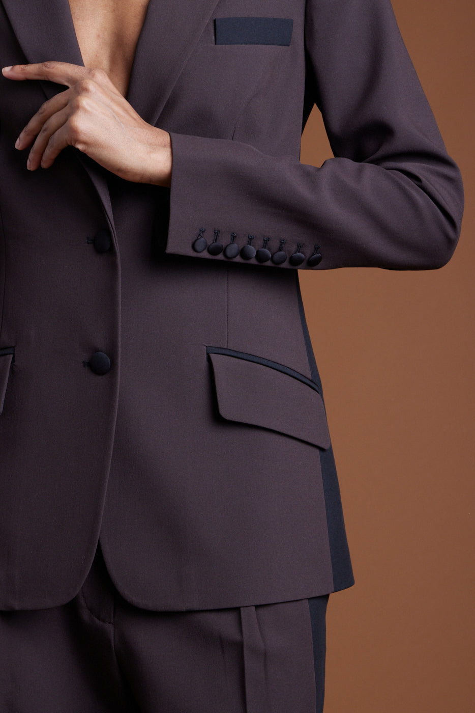 Madisen Fitted Contrast Blazer