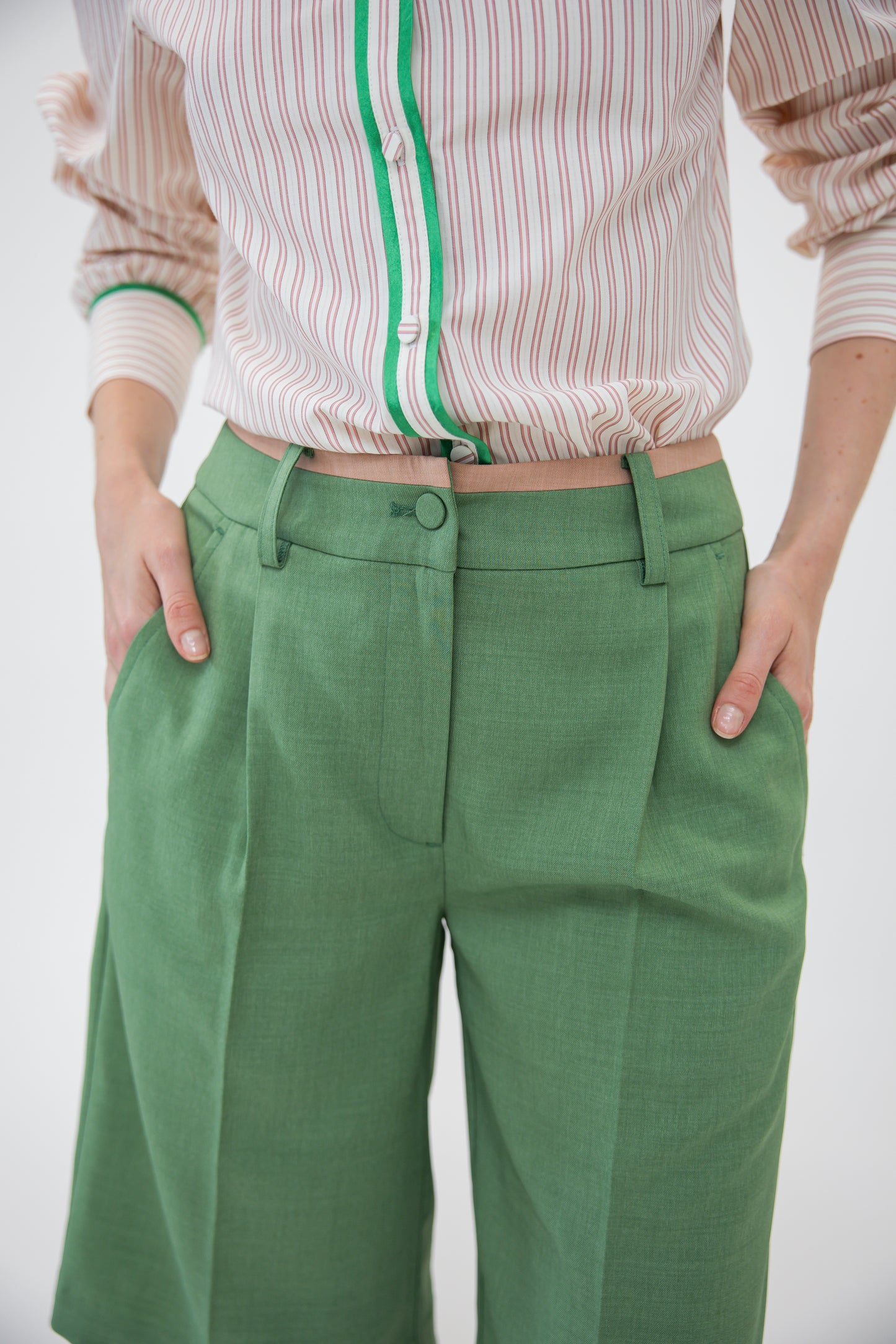 Walking Short - Lawn Green